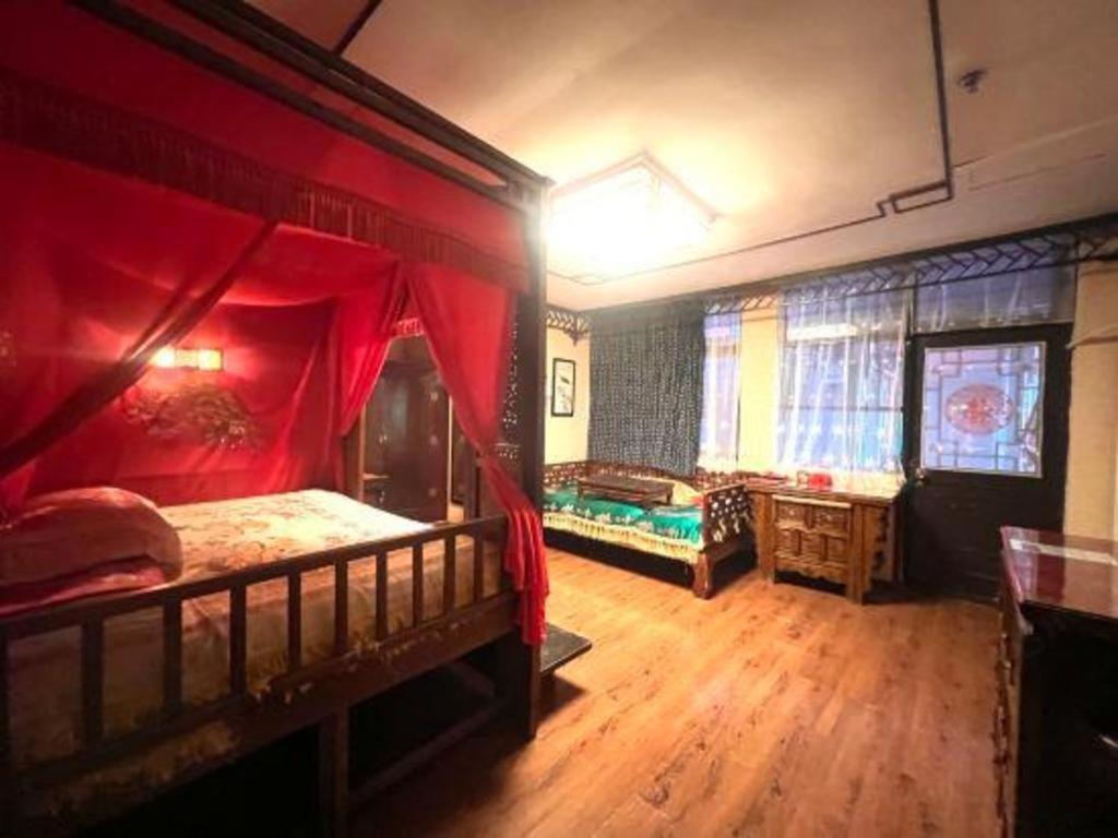 Hotel Double Happiness Courtyard 4*
