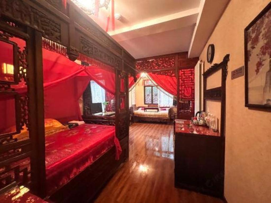 Hotel Double Happiness Courtyard